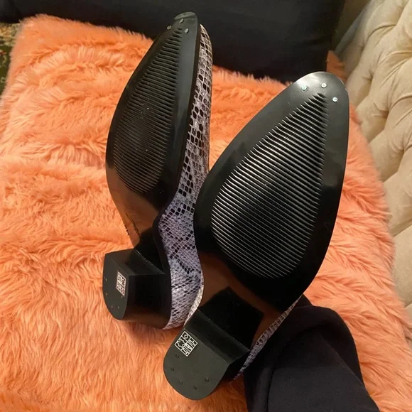 Snake booties - Picture 2 of 4